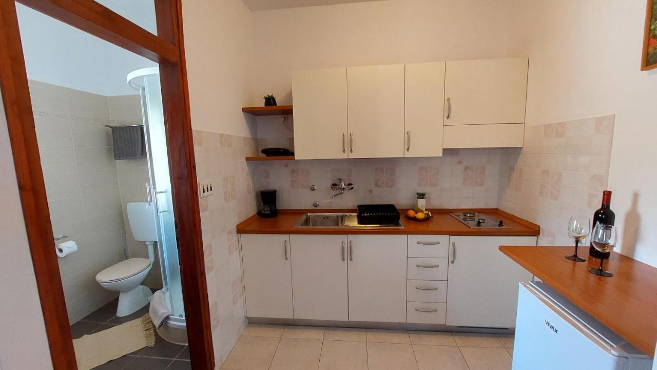 Villa Salvia Rooms And Apartments روفينج المظهر الخارجي الصورة